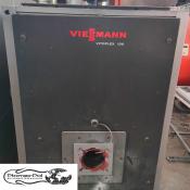 Kocioł przemysłowy Viessmann Vitoplex 100 o mocy 1120 kW, model olejowo-gazowy, widok z przodu, zdjęcie z oferty Płomex-Pol