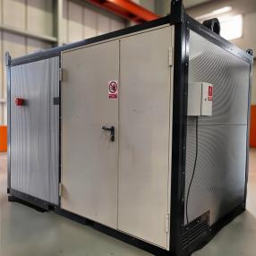 Wynajem kontenerowej kotłowni na olej opałowy 250 kW, mobilny agregat grzewczy w obudowie kontenerowej.